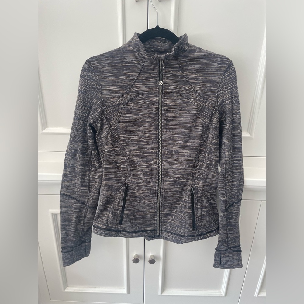 Lululemon define jacket size 8